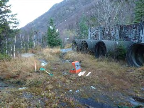 Prøvegrop nr.: PG23 Lokalisering: Tidligere øvingsplass i skogen sør for leiren, se tegning G1 Dyp, m Prøve Beskrivelse Merknad 0-0,1 PG23, 0-0,1 Dekke av gress. Antatt stedegne masser av torvjord.