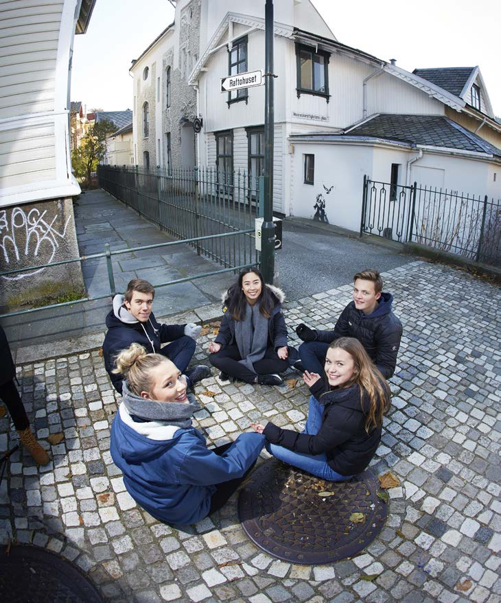 Mye å velge mye å bli klok av Vårt løfte til deg som begynner på St. Paul gymnas er at vi gir deg mulighet til å lære mer.