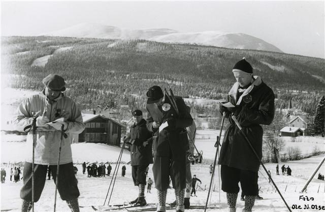 ildsjeler bruker mye Md og krener på å få fram nye talenter i et akmvt idre/smiljø Ski- NM