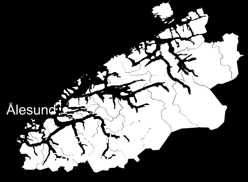 Det finnes to veier inn til bygda, en langs fjorden og en over Storåsnakken, og begge veiene kommer fra Eidsdal. Bostad Innbyggertallet i Norddal har sunket jevnt siden 1950-tallet (Berge, 2016).