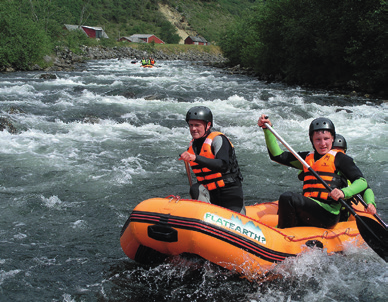 B-Active centre i Ulvik tilbyr ulike aktivitetar og utleige av syklar, kajakkar, robåtar og seglbåt. www.bnature.com tel. 91 18 82 37 1.5.-31.10.