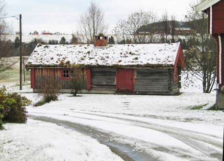 Her er uthusdelen revet etter registreringen, men huset er ellers uendret.