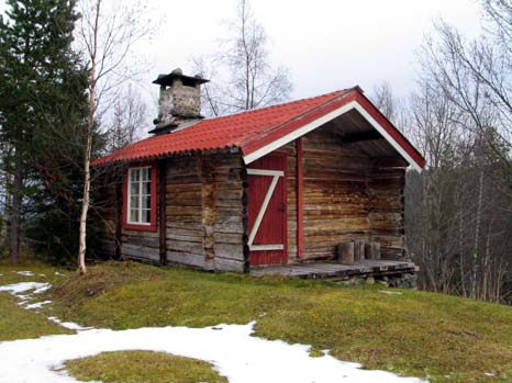 Platetaket er fjerna og erstattet med torv. Endringen er klassifisert som endringstype C.