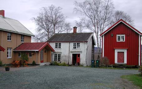 GAMLE HUS DA OG NÅ 3.