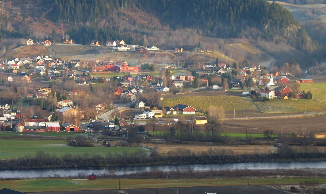 6 KONSEKVENSER OG TENDENSER 6.1.2 Eldre sentra, knutepunkter Tettstedsutbyggingen sørover i dalføret har utgangspunkt i de gamle stasjonsbyene og bygdesentrene.