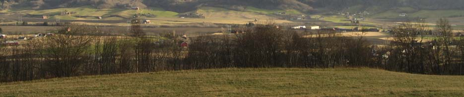 GAMLE HUS DA OG NÅ Nord for Melhus sentrum ligger de nye boligfeltene på en hylle i åsen