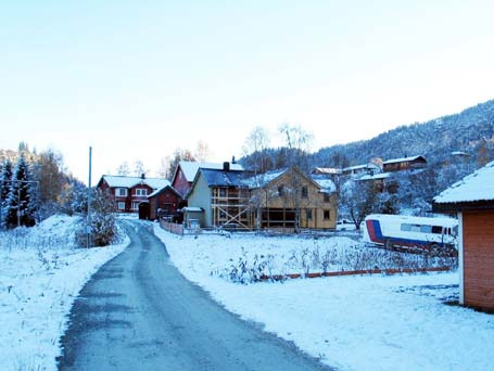 I 2003 er stuebygninger revet og jordveien nedbygget.