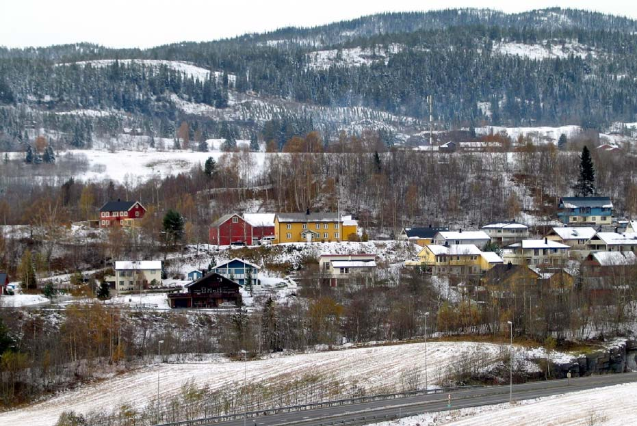 6 KONSEKVENSER OG TENDENSER Gårdstunet til Åsen (1653-022-067 070) under Hovin er omsluttet av boligbebyggelse. Situasjonen er trolig ikke mye endret siden registreringen i 1989.