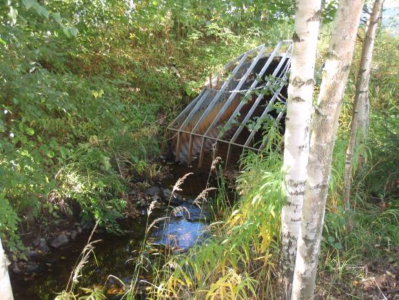 Strekning der bekken går i bakken etter kryssing av jernbanelinjen.