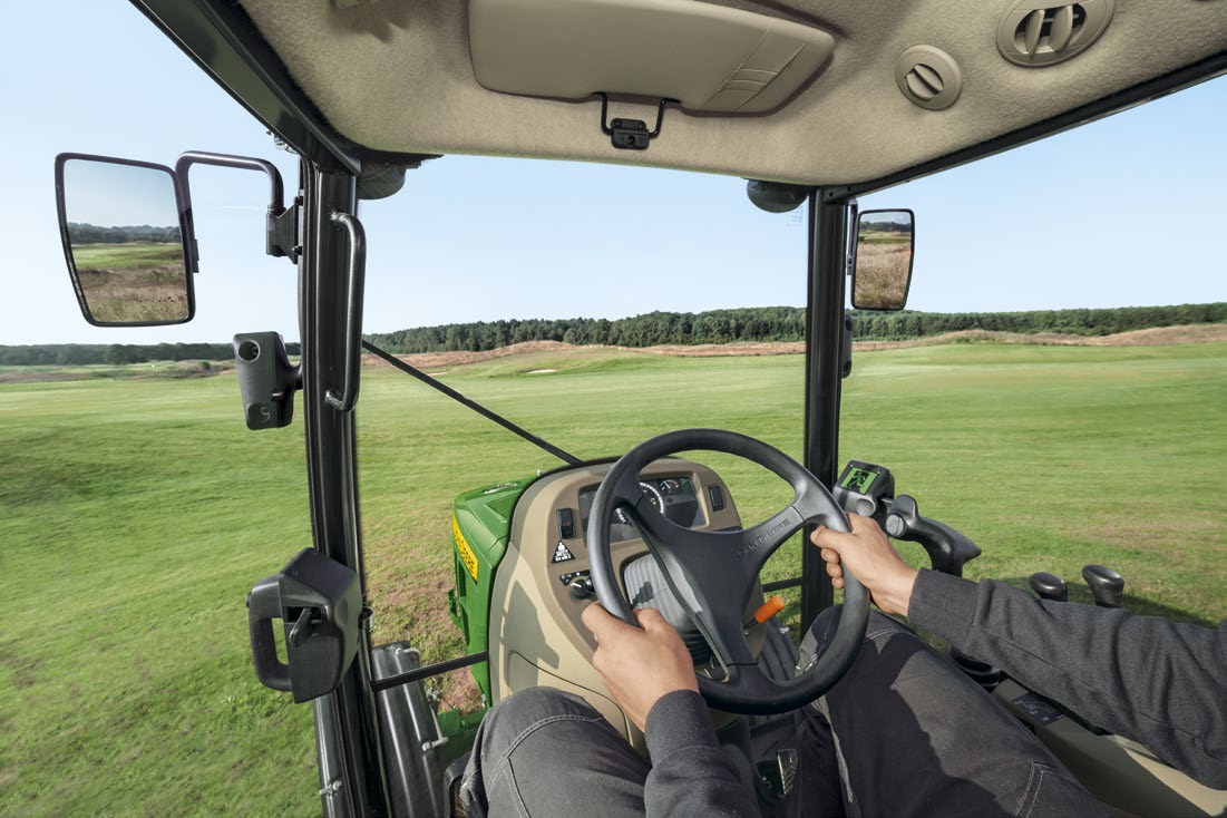 Air condition-anlegg og varmeapparat setter nye standarder innen ytelse og effektivitet, mens den høye sitteposisjonen og buede dører, sikrer panoramasikt i alle