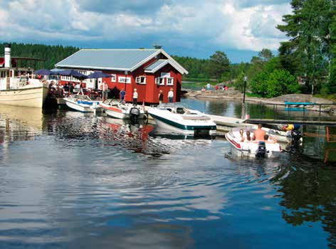 Gjestebrygger og overnatting i kanalbåter Floating lodge av- og