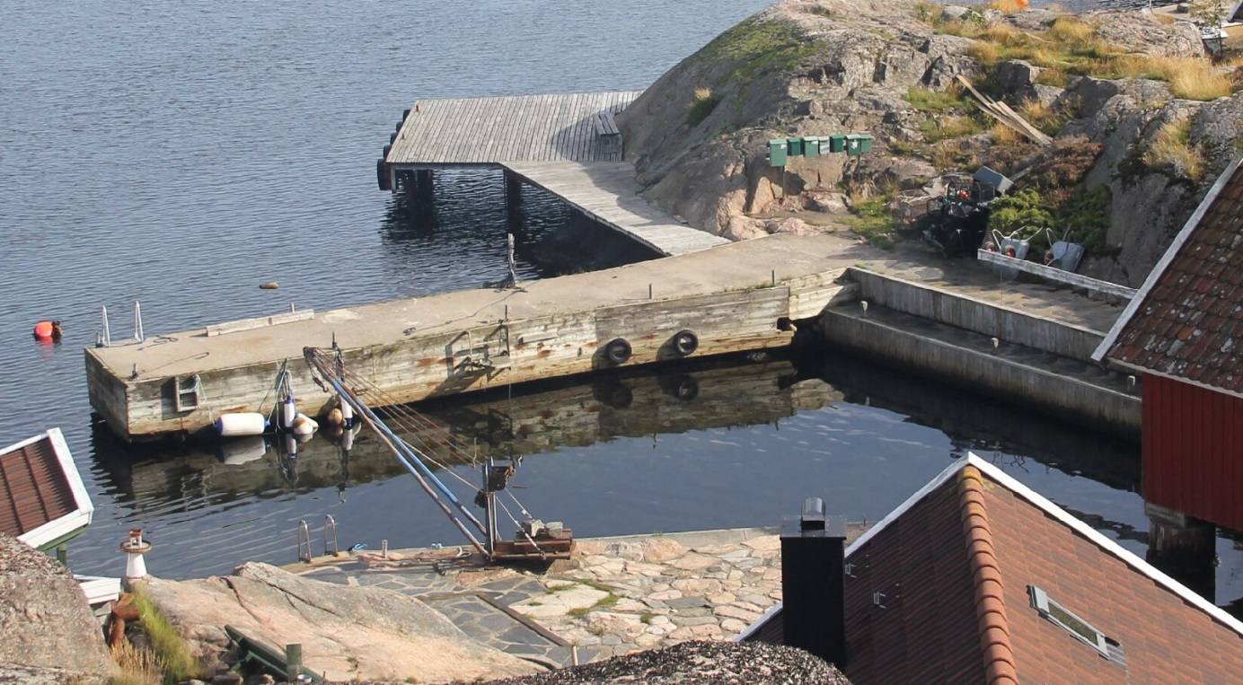 Det er fastsatt byggegrenser for alle tomter. Utgangspunktet for disse er å sikre at eksisterende bebyggelse ikke utvides mot sjøen eller stier, og at dagens struktur opprettholdes.