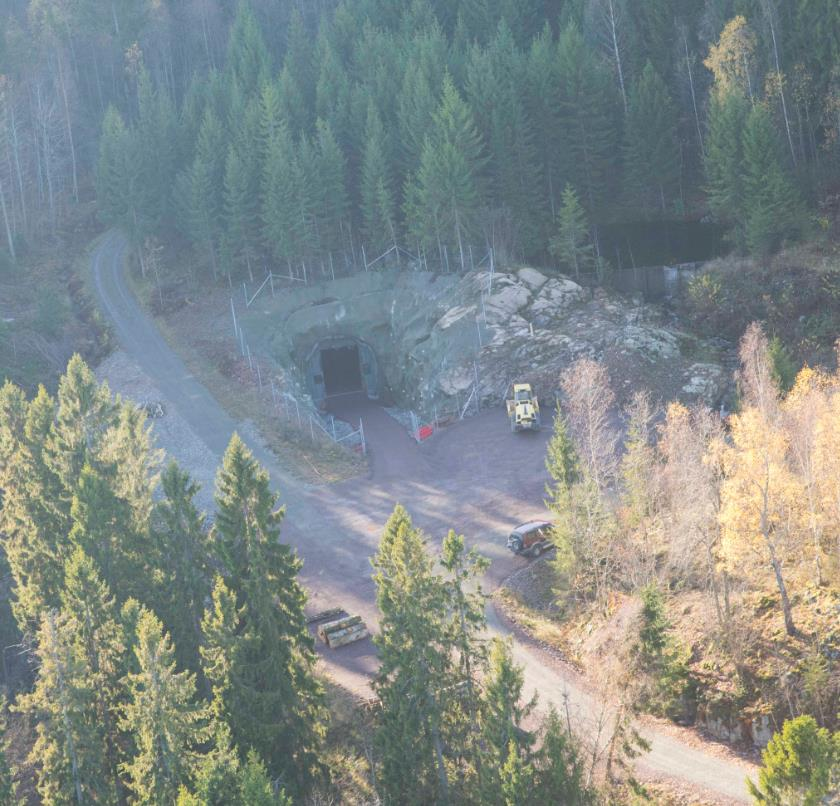 7 Planforslag endringer av gjeldende planer 7.1 Endringer ved R1 Øgarden 7.1.1 Utvidelse av beredskapsplass til å omfatte landingsplass for helikopter Området er vist med rød ring i merket nr.