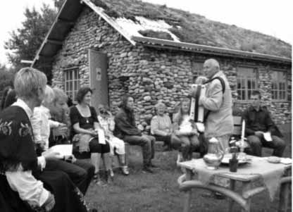 Været holdt ikke helt i mål, men hva gjør vel det når det finnes et krypinn! :Steinhytta i Skeisnesset Tirsdag 20.