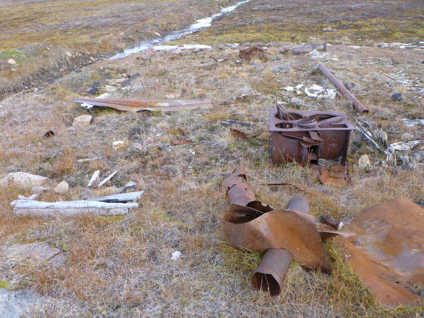 Fig. 3. Restene av Arctic Coal Company s fangsthytte ved Bolterdalshaugen (A158571). Foto: IS.