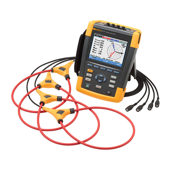 Av figuren fremkommer det at målinger av overharmoniske strømmer og spenninger på stigekabeler ble foretatt med Fluke 434 Three Phase Power Quality Analyzer (bilde 3.4).