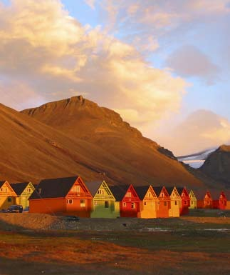 5. EN VISJON FOR LONGYEARBYEN Foto: Vigdis Hole Longyearbyen - unikt, trygt og skapende er valgt som visjon for Longyearbyen. Visjonen er den langsiktige målsetningen som lokalstyret skal styre mot.