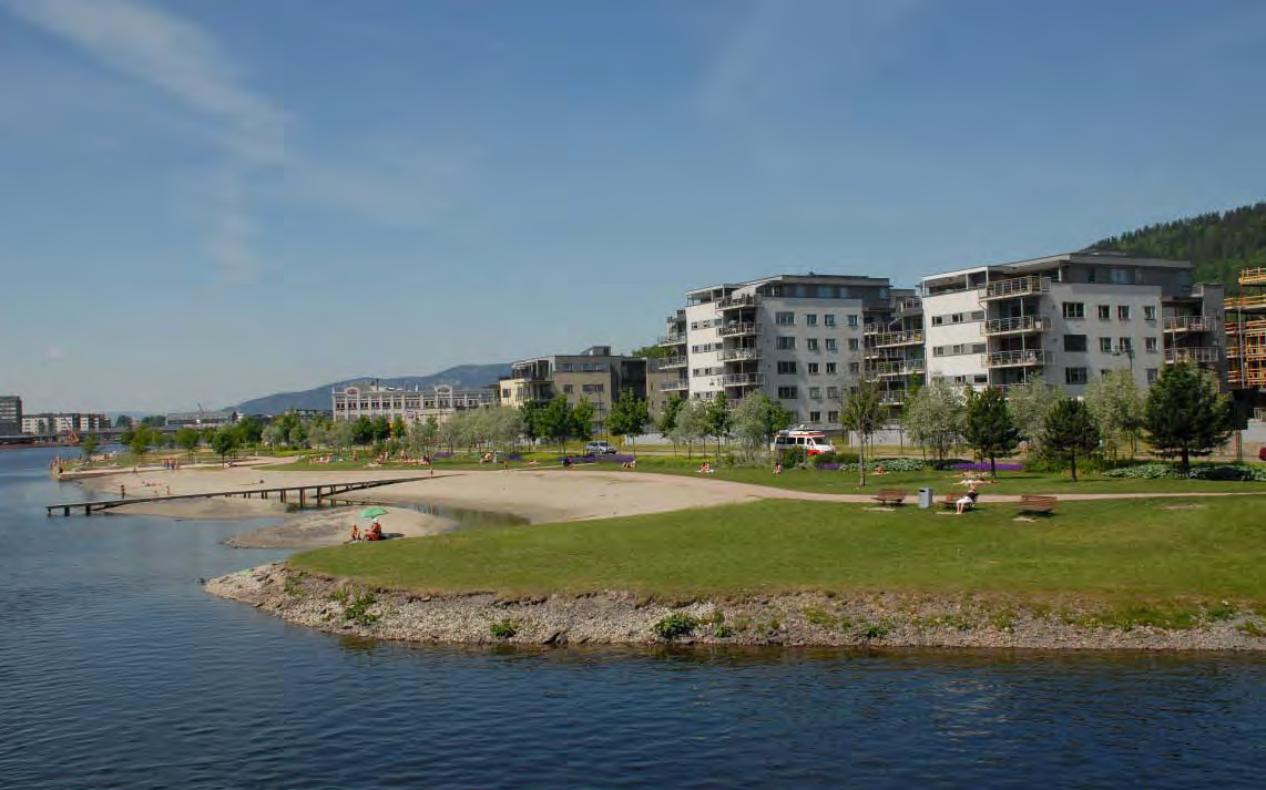 Vekst med kvalitet i hele byen Bragernes strand Drammen skal være en vakker by, en ren by, en trygg by og en spennende by, som har god tilgjengelighet til viktige felles byrom, transportknutepunkter,