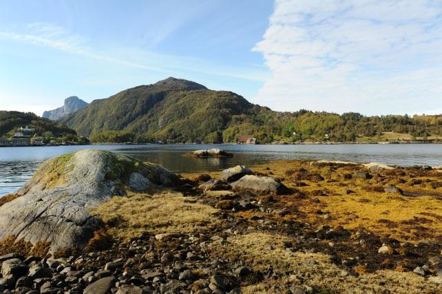 For bebyggelsen og fra veien langs Rugsundstraumen vil luftspennet fra Rugsund til Storøya og ryddegate på Storøya bli godt synlig, men dette spennet vil det imidlertid ikke bli behov for å flymerke.