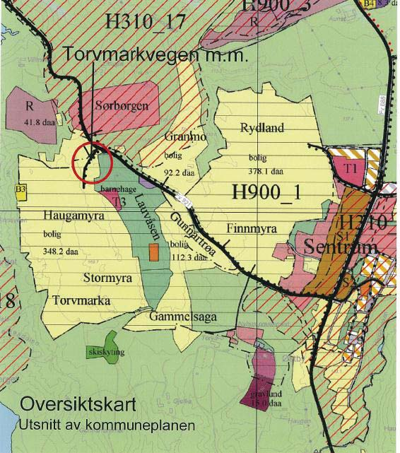 Oppdragsnr.: 5121908 Dokument nr.: 1 Torvmarkvegen Trafikksikkerhetstiltak Revisjon: 0 Figur 2: Utsnitt av kommuneplanen i Klæbu. Torvmarkvegens planutstrekning vist med rød sirkel. 2.2 TRAFIKKMENGDE Torvmarkvegen er 6 m bred, og har langsgående fortau med bredde på 2,5 m.