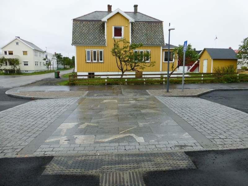 Gangfelt Gangfelt skal plasseres hensiktsmessig i forhold til bystrukturen, og i tråd med naturlige bevegelseslinjer.