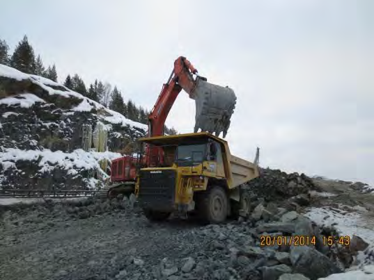 Langs Fv228 er vi i ferd med å avslutte sprengningsarbeidene, men regner med at februar går med før alt er ferdigstilt.