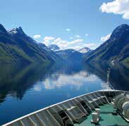 Fjorden blir trafikkert av ferjer, hurtigbåtar, Hurtigruten, sightseeingbåtar og cruiseskip.