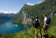 30. Vi tek med nokre populære turforslag her: Geiranger Vesteråsfjellet. Ein lett tur frå Vesterås som følgjer traktorveg. Skilta og merka. 1 time tur/retur.