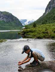 Ørretfiske i elvar og vatn Eidsvatnet Eit svært lett tilgjengeleg fiskevatn rett ved veg 60 mellom Eidsdal og Geiranger. Båtutleige (robåtar, kr 20,-/pr. time), sal av fiskekort (kr 50,-/døgn).