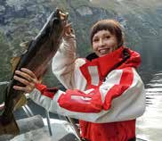 AKTIVITETAR Fjordfiske Fiske i fjorden er gratis. I fjorden er det saltvatn så det er mange ulike fiskeslag å få. Dei mest vanlege er sei, torsk, hyse, lyr, lange, brosme, makrell og uer.