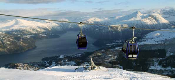 Toppturar Er ei skiform med tradisjonar. Med feller under skia klyv ein opp mot dei solgylte fjella med fjorden speglande under. Turmåla er mange. Utsikta og nedfarten er belønning god nok.