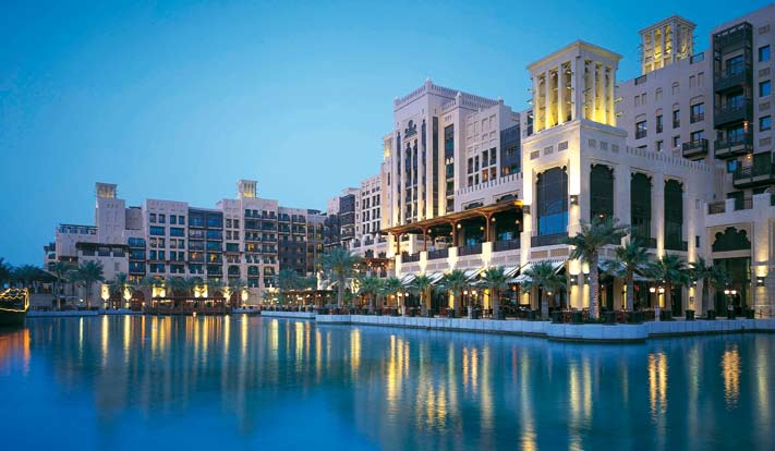 JUMEIRAH BEACH Mina A Salam Madinat Jumeirah 5* Lux Ovaj fantastičan hotel je smešten na čuvenoj Jumeirah plaži, na