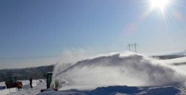 Snøfreser 3012-3015-3018 Dette er en helt ny kompakttraktorsnøfres fra Vestas Hydromann til de minste traktorene. Snøfresen er utviklet fra bunnen av for bruk på ekstremt lette bæremaskiner.