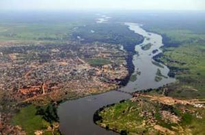Oppgave 13 Verdens lengste elv heter Nilen og ligger i Afrika. Den er 6650 km lang.