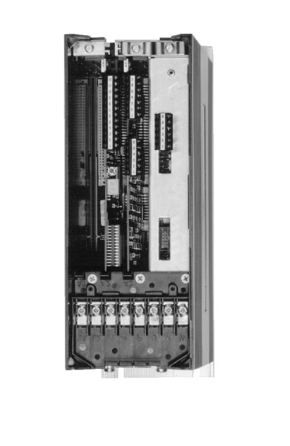 skjermjording (elektronikkledninger) (X0) 6 Kontakt databuss (på undersiden av enheten) (X5) 7 Tilkobling kjøleenhet - vifte (MPR: X6; MPB: X) 8 Sjusegmentindikator 9 Tilkobling