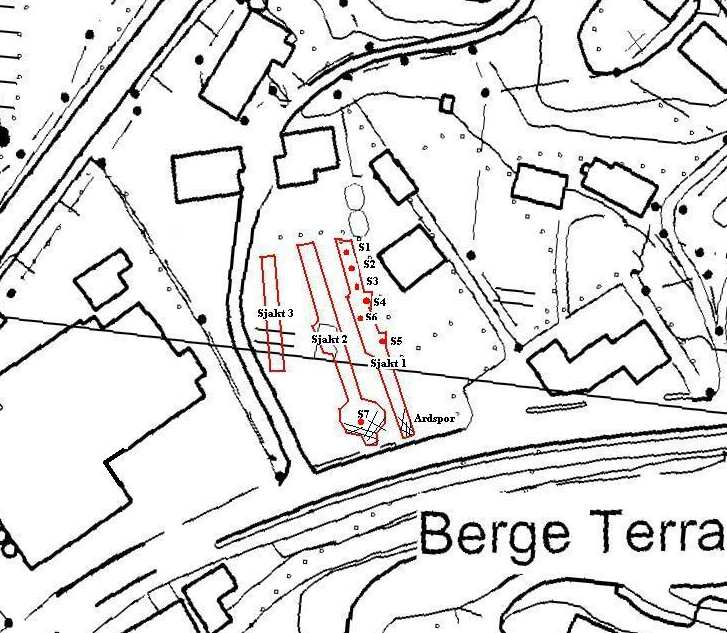 Resultat av registreringen Det ble lagt tre sjakter innenfor planområdet, sjaktene var mellom 44 og 13 meter lange, 3,5 meter brede og sjaktene ble lagt med 9-10 meters mellomrom.