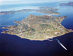 Interkommunalt havnesamarbeid Kommunestyrene i Giske, Haram, Sula og Ålesund vedtok høsten 2004 et forslag om å gå inn i en interkommunal havnesammenslutning med virkning fra 1. januar 2005.