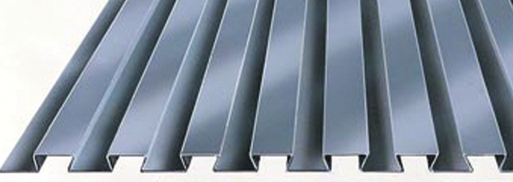 Produktet LEWIS -plater er svalehaleformede, valsede forskalingsplater av galvanisert stål.