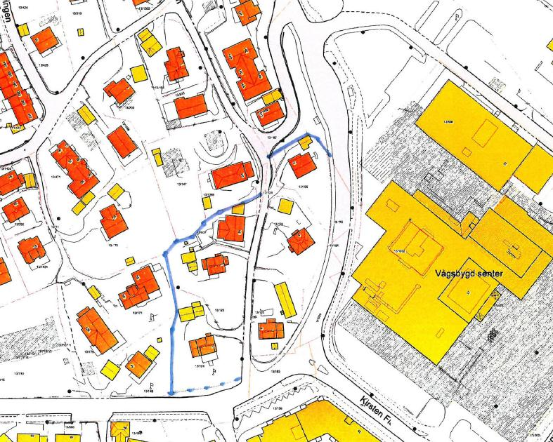 SAMARBEIDSGRUPPAS TILBAKEMELDING OG FØRINGER FOR PLANARBEIDET Planområdet Planområdet ligger innenfor blå markering. Tomtene ligger på samme flate og har en naturlig topografisk sammenheng.