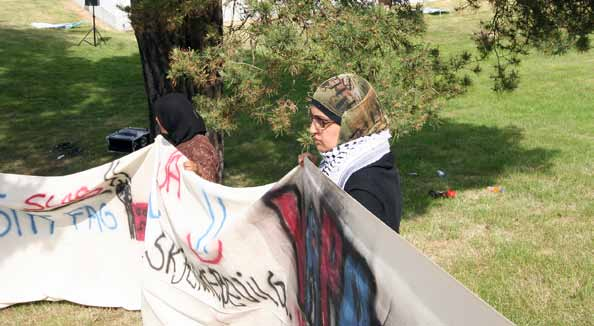 Solidaritet, alliansebygging og internasjonalt arbeid Fagbevegelsen arbeider for å fremme demokrati og bekjempe undertrykking, utbytting og nød over hele verden.