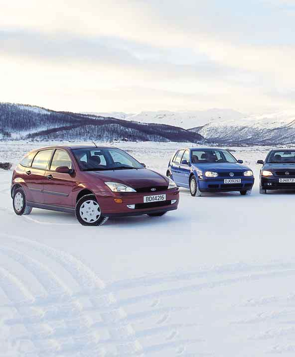 Focus møter Astra, Brava, Golf, Mégane og Xsara: Ny klassevinner Sammenlignet støtfanger mot støtfanger med konkurrentene er det ingen tvil Focus er i dag den innovative i kompaktklassen.