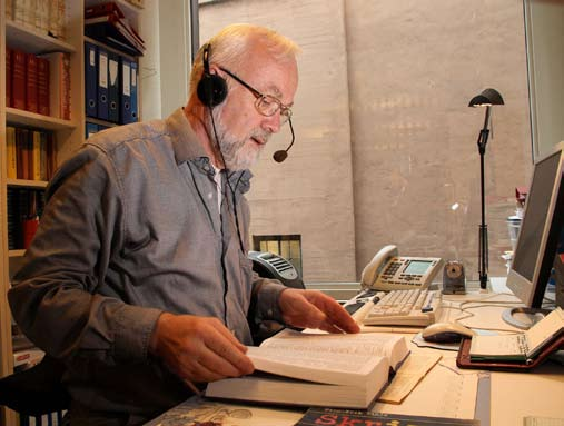 Rådgivning og informasjon Rådgivning Sekretariatet i Språkrådet svarer daglig på språkspørsmål som kommer i e-post og på telefon. Telefontiden er 5 ¼ time per dag.