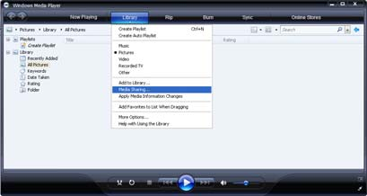 Windows Media Player v11 på Windows XP Angi nettverksdeling I Windows Media Player velger du Library (Bibliotek) fra menyen og velger Media sharing (Mediedeling) Du kan åpne vinduet Settings
