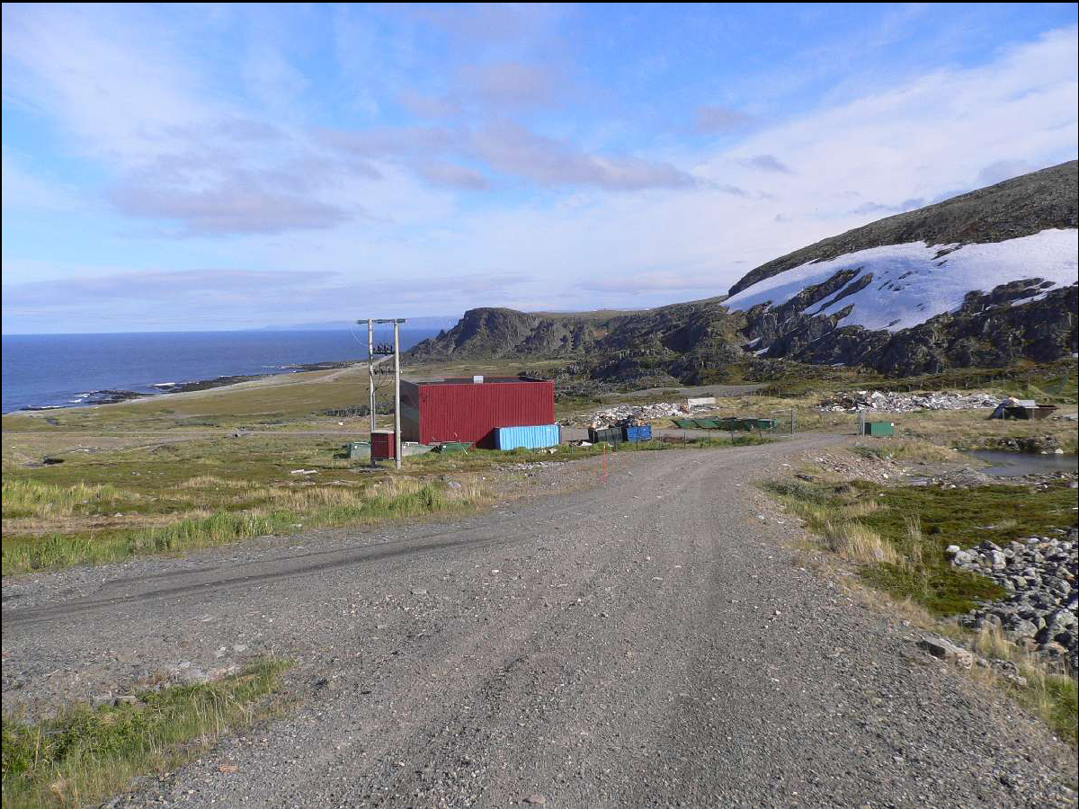 40 Figur 6.10. Grusveien i Styrdalen. Hellegropene ligger på sletta bak det røde bygget på andre siden av elva.