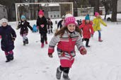 lidelsene øker! 3 Disse barna har mistet foreldre og nære slektninger i krigen. Open Hearts vinter leir ble livsforvandlende.