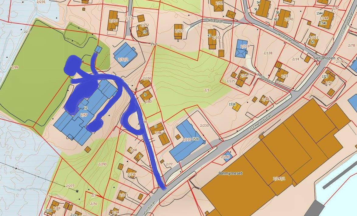 Rode 8 Vei fra hovedvei og opp til øvre side av Berg skole, med vei og parkeringsplassen på nedsiden av skolen. Hele parkeringsplassen skal brøytes slik at den er tilstrekkelig for buss.