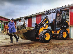 oppsettet), kan den kompakte nye JCB 403 komme til i de minste