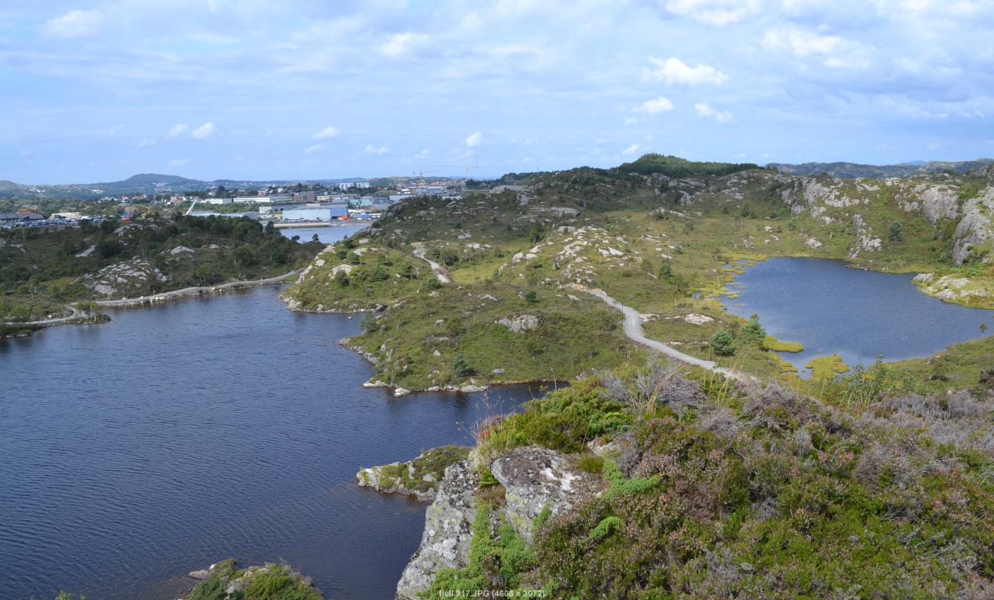 N05 Ebbesvikvatnet Regulert og tilrettelagt område med turvegar opna i 2012? Lett tilkomst frå Ebbesvik og Sotra Arena. Det er og sti frå Storevarden som er det største bustadområdet i nærleiken.