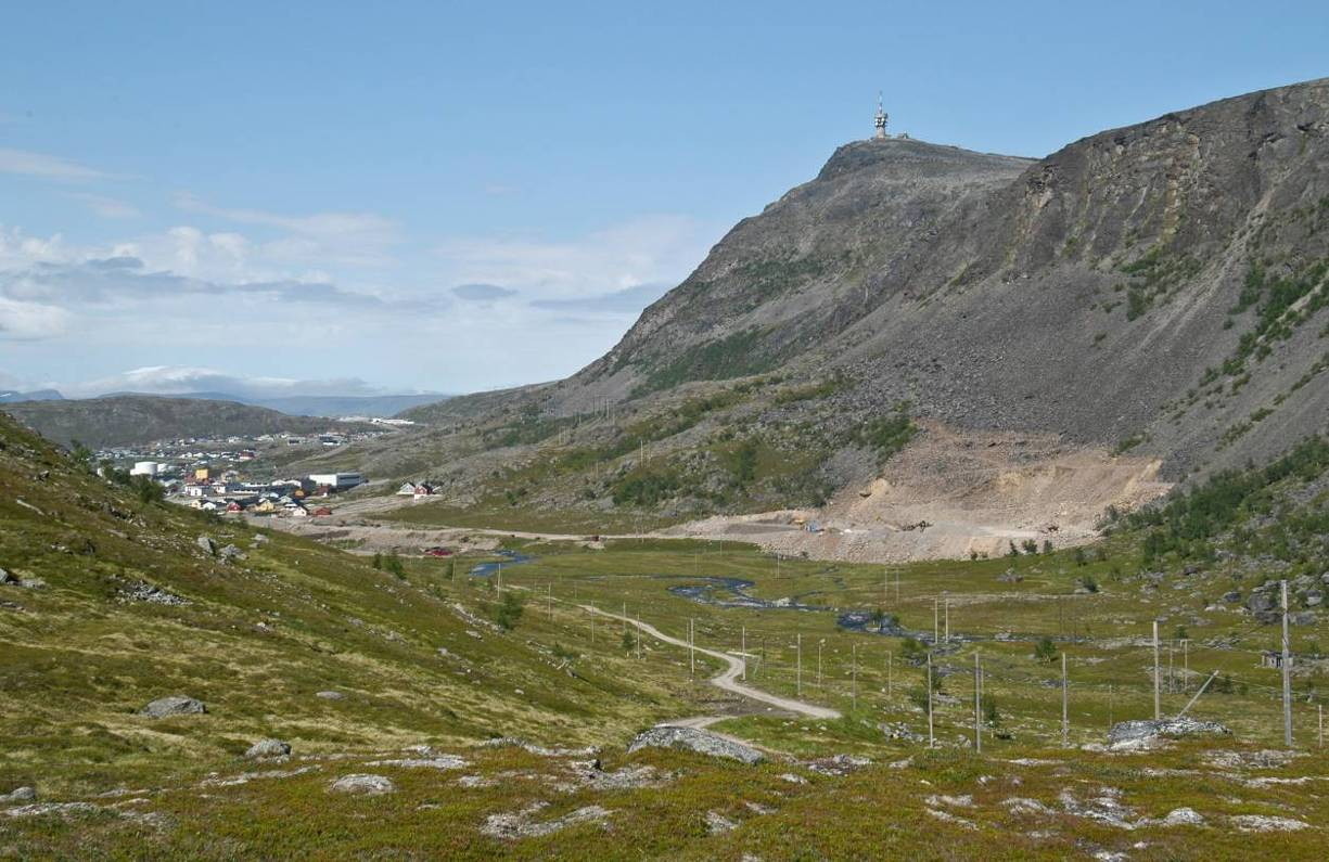 420 kv Balsfjord - Hammerfest Figur 91: Indrefjorddalen.