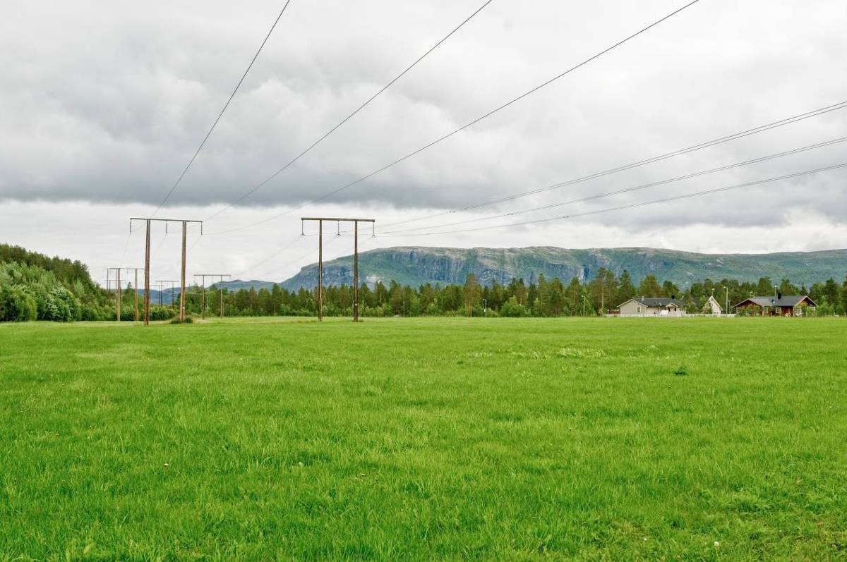 420 kv Balsfjord Hammerfest Figur 71: De to eksisterende 132 kv-ledningene til Raipas går i en korridor temmelig nær bebyggelsen på Skillemo.